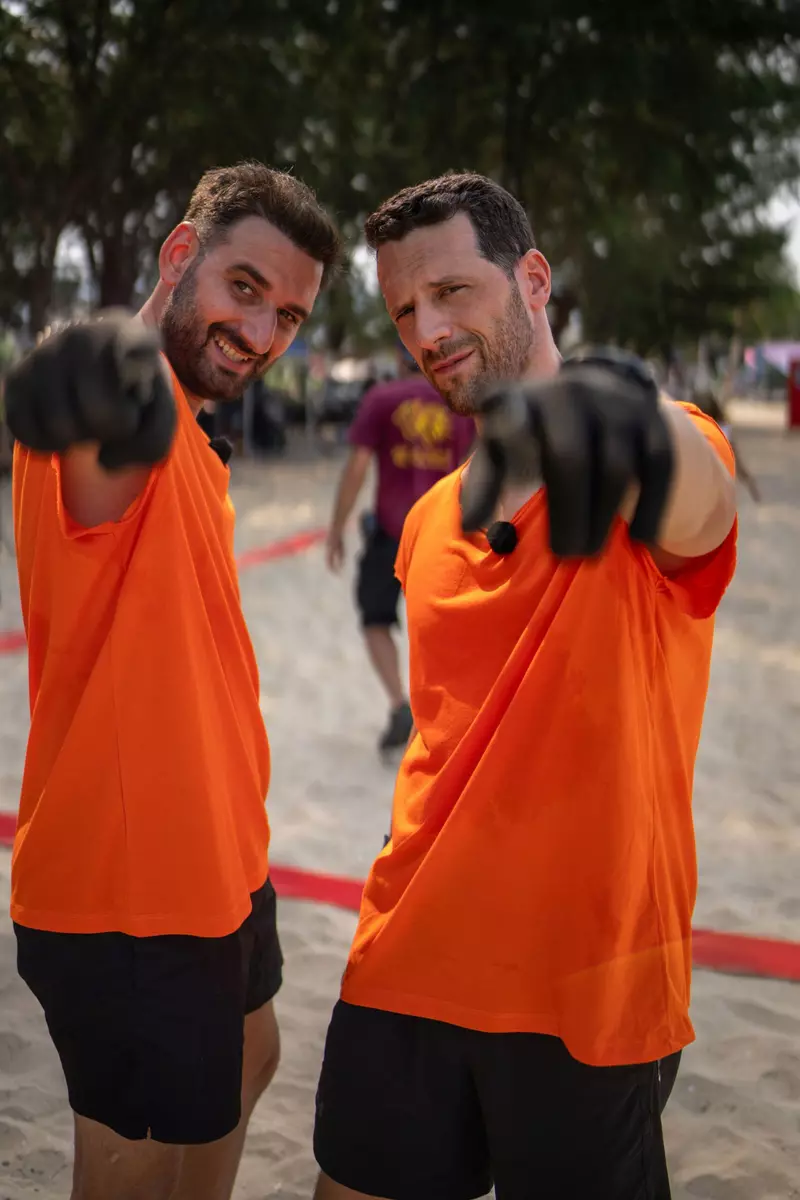 Adrian Nartea și Cosmin Vîjeu