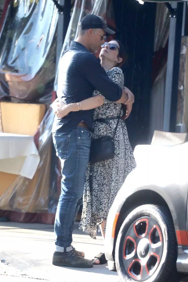 *PREMIUM-EXCLUSIVE* Sandra Bullock’s longtime partner Bryan Randall has passed away at age 57 following battle with ALS **FILE PHOTOS**
