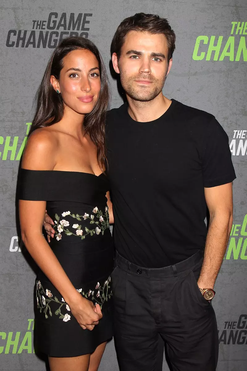 Ines de Ramon, noua iubită a lui Brad Pitt, si fostul ei sot Paul Wesley