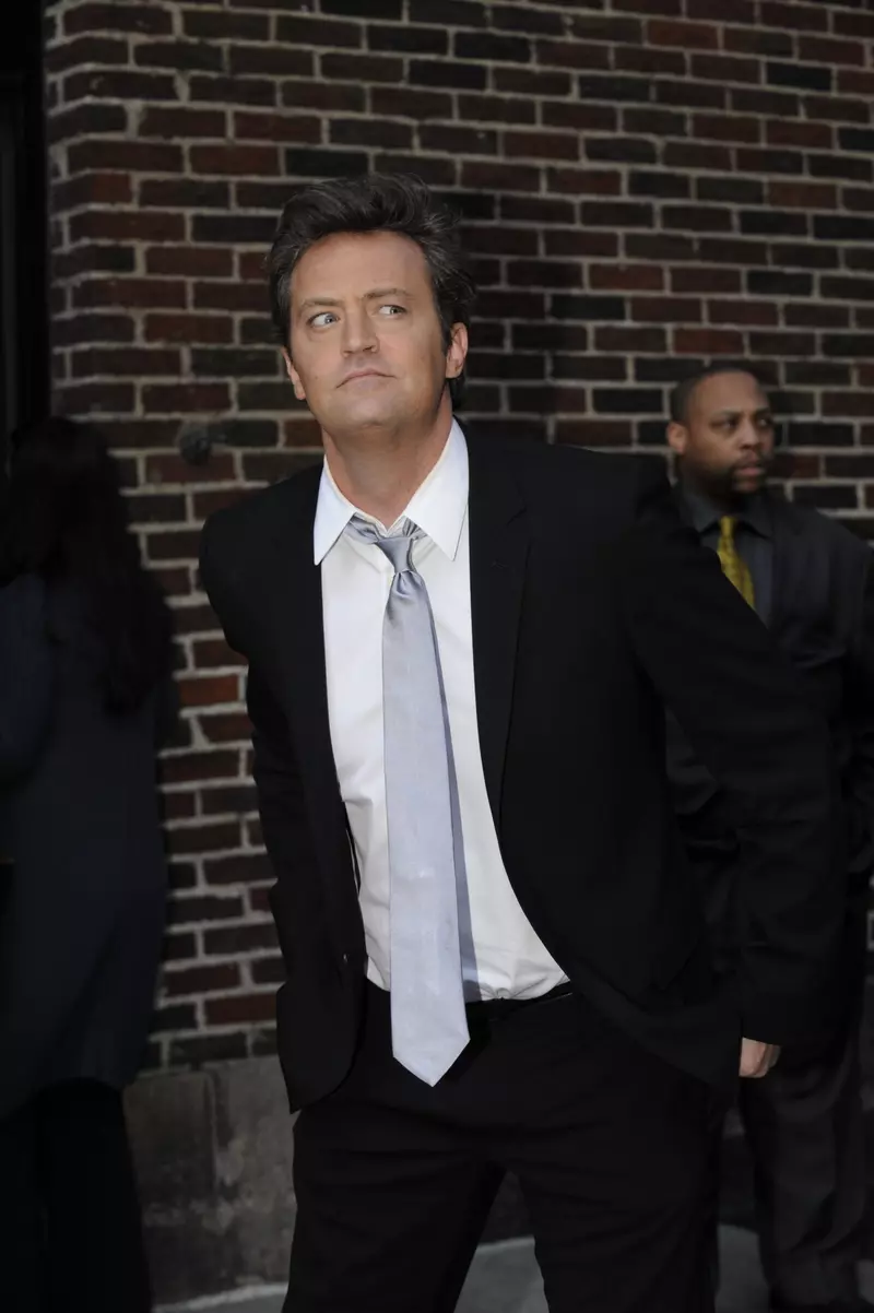 Ultimele zile din viața lui Matthew Perry. De ce au fost îngrijorați prietenii săi și ce au găsit polițiștii în casa lui