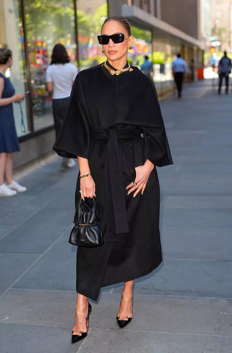 Jennifer Lopez is seen in Manhattan, New York City - 6/2/26