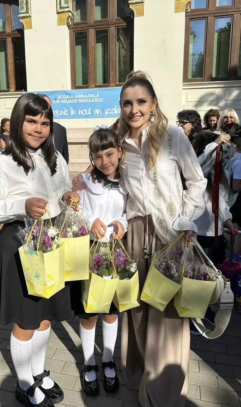 alina sorescu prima zi de scoala fetite 2