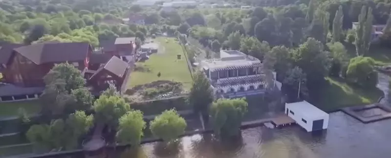 Imagini cu casa Ioanei Băsescu (2)