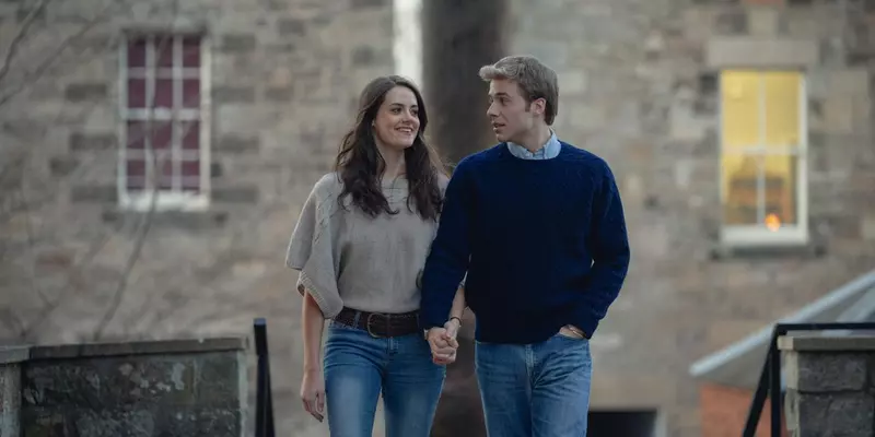 the-crown-sezonul-6.-primele-imagini-cu-prince-william-si-kate-middleton-din-serialul-netflix-1