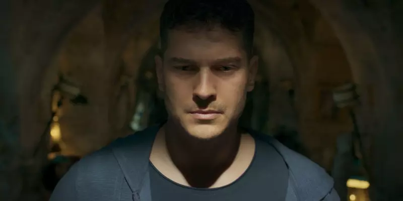 The_Protector_S02E01_15m53s22876f_R