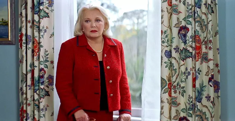 USA. Gena Rowlands in a scene from the ©New Line Cinema movie: The Notebook (2004). Plot: A poor yet passionate young man falls in love with a rich young woman, giving her a sense of freedom, but they are soon separated because of their social difference