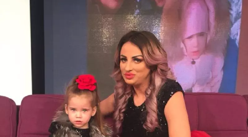 Izabela Zuluf si Sanziana Buruiana 7