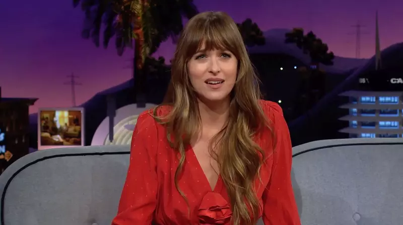 Momentul stânjenitor trăit de Dakota Johnson în direct la tv: „Nimic din ce n-a văzut deja toată lumea”