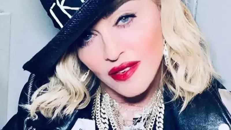 Madonna, pictorial topless, la 63 de ani. Fotografiile i-au șocat pe fani, iar Instagram le-a șters