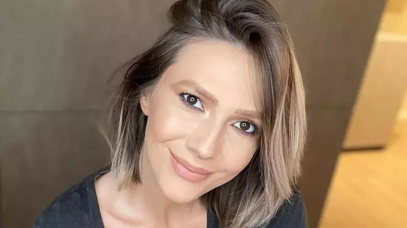 Adela Popescu, criticată pentru modul în care și-a împodobit bradul de Crăciun: „Ce e ăsta?”