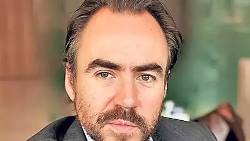 Bobby Păunescu, consiliat de un fost ofițer de rang înalt din CIA pentru filmul Fantomele. Milt Bearden a fost spion 30 de ani