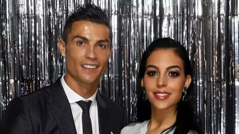 Cum arată Georgina Rodríguez în costum de baie, însărcinată în 6 luni. Iubita lui Cristiano Ronaldo va avea gemeni