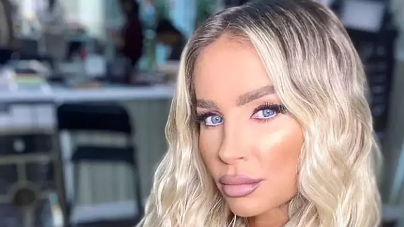 Andreea Bănică a ieșit din casă îmbrăcată în hainele soțului: „Lui nu-i mai vin”