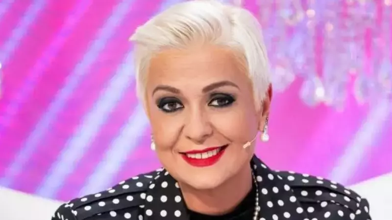 Cum a fumat Monica Anghel prima oară: "Se vedea fumul care ieșea din porumb și bunica a crezut că a luat foc ceva"