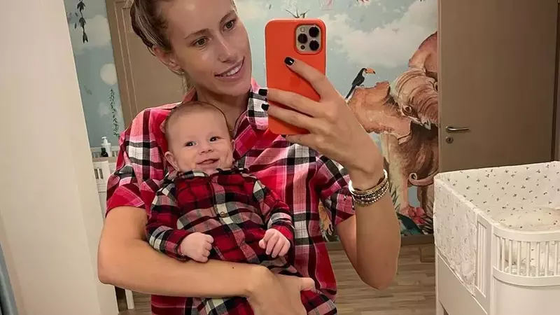 Fiul lui Dani Oțil a împlinit 6 luni. Gabriela Prisăcariu: „Este foarte greu”