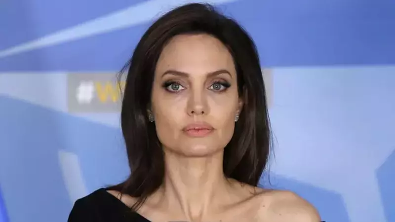 Angelina Jolie a vizitat un spital unde sunt internați copii din Ucraina: "E îngrozitor să vezi cum își pierd viața"