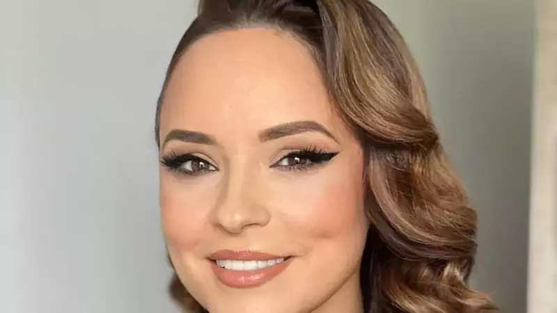 Andreea Marin s-a făcut blondă și s-a tuns. Cum arată acum