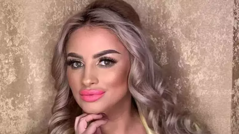 Sânziana Buruiană își alăptează ambele fiice: "Sunt șase ani și jumătate. O să vorbesc cu cei de la Cartea Recordurilor"