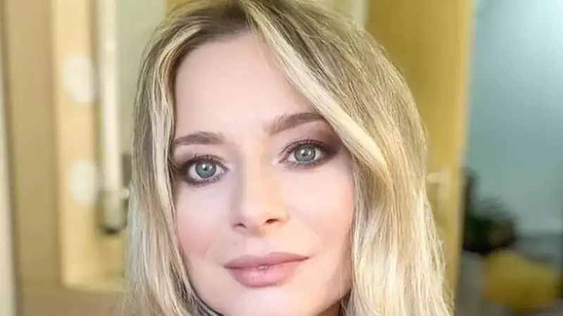Laura Cosoi, totul despre cea de a treia naștere naturală: "A durat două ore și jumătate, contracții puternice, și..."