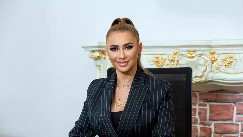 Anamaria Prodan a sărbătorit Ziua Națională în mijlocul mulțimii. Mesajul patriot al impresarei: "România, iartă-ne că..."