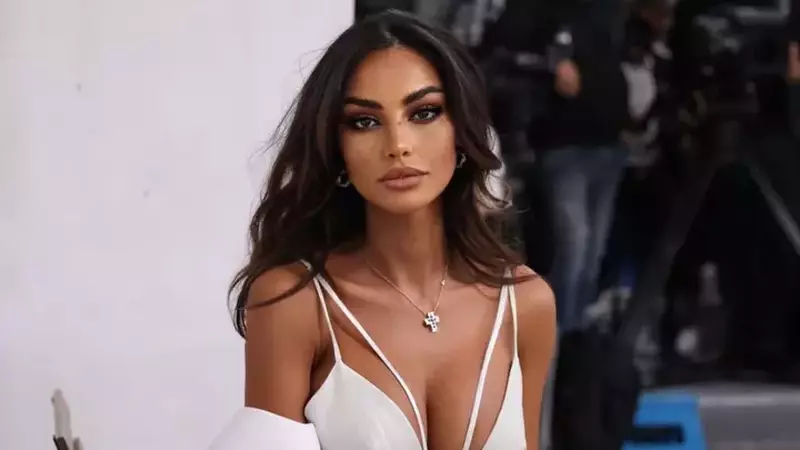 Mădălina Ghenea, primele declarații după ce a fost jefuită pe aeroportul din Roma: "De trei zile nu dorm și nu mănânc". Bijuteriile furate, estimate la 1 milion de euro