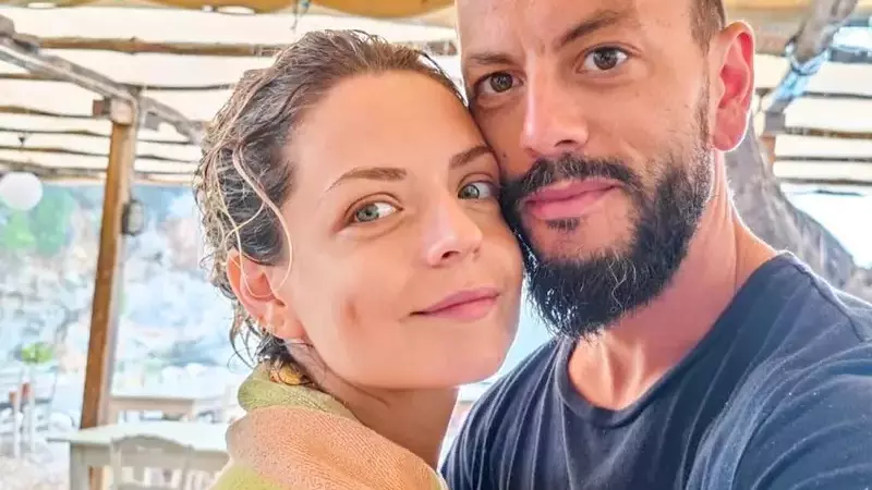 Victoria Răileanu s-a logodit cu iubitul ei, Adrian Ștefănescu: "A fost o surpriză superbă. Normal că am plâns"