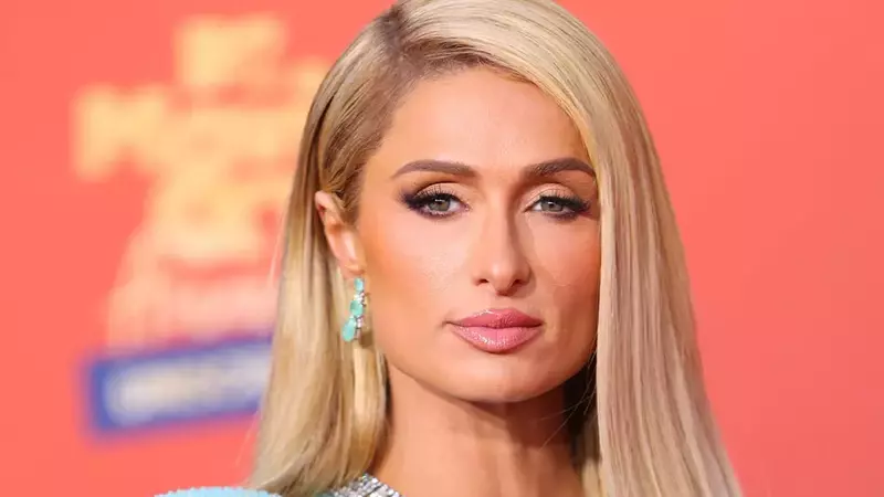 Paris Hilton a postat primele imagini cu fiul ei, născut de o mamă surogat: „Suntem atât de mândri”. Ce nume special a ales pentru el