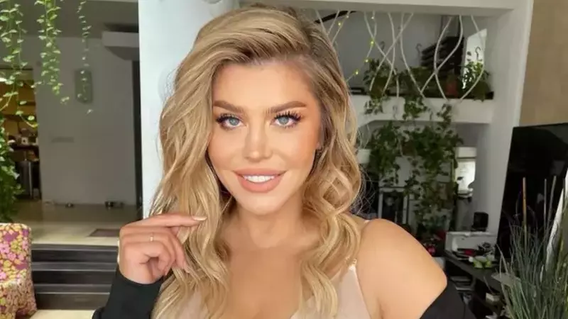 Loredana Groza a împlinit 53 de ani. Cum s-a îmbrăcat artista de ziua ei și cu cine s-a distrat în club