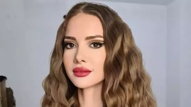 Otilia Bilionera s-a logodit. Cum arată inelul cu safir și diamante primit de la iubitul turc