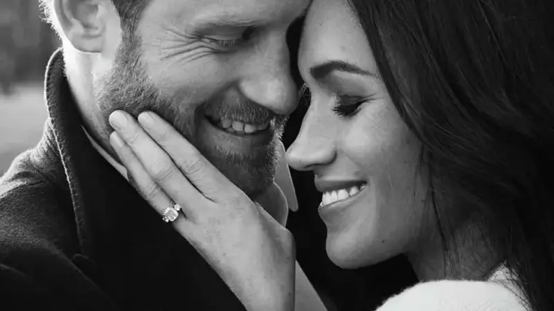 De ce nu mai poartă Meghan Markle inelul de logodnă. Gestul Ducesei de Sussex a reaprins zvonul divorțului