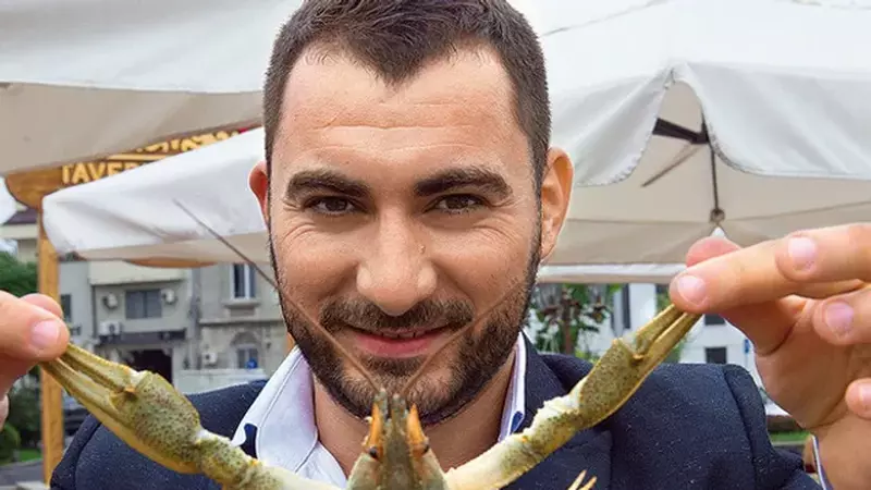 Cine este adevăratul patron de la Taverna Racilor: "E un joc de marketing". Paul Nicolau Pescobar nu deține în acte celebrul local închis de ANPC
