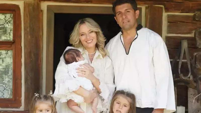 Laura Cosoi, despre viața cu trei copii: "Noi suntem mereu cu ei, nu facem nimic fără ei și e cam greu să te regăsești în afara familiei". Cum are de suferit relația de cuplu