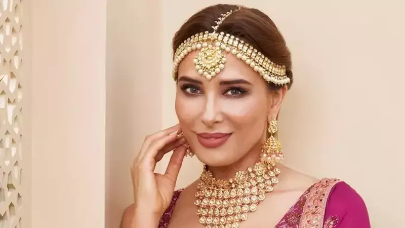 Iulia Vântur are acte de identitate pentru trei țări: "Nu sunt flotantă, sunt stabilă. E un fel de carte verde". Unde mai are "buletin", în afară de România și India