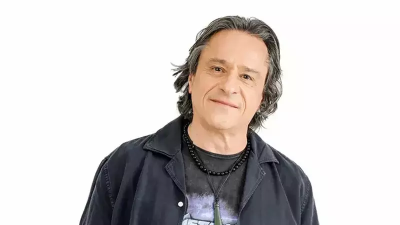 Claudiu Bleonț poartă câteva accesorii, cu pietre semiprețioase, pe post de talisman: "Am simțit cum efectiv a dispărut oboseala... au o energie"