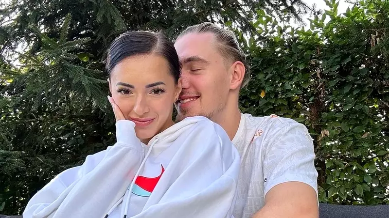 Larisa Iordache și Cristian Chiriță și-au ales nașii de cununie: "Sunt prieteni de-ai noștri, o familie  foarte frumoasă, avem multe de învățat de la ei"