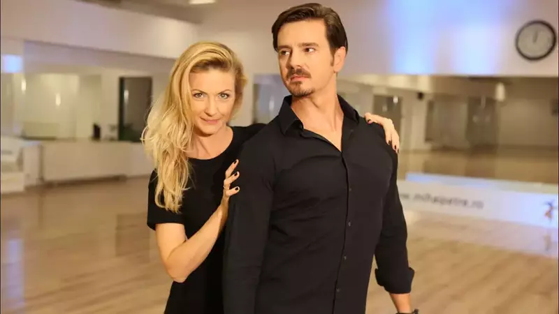 Cum își educă Elwira și Mihai Petre cele două fiice: „Bineînțeles că nu am scăpat de telefon, la fetița cea mare. Noi le-am învățat să…”. Declarații despre al treilea copil / EXCLUSIV