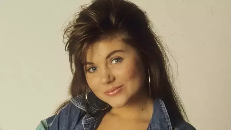Cum arată Tiffani Thiessen, Valerie din Beverly Hills 90210, la 50 de ani. Actrița a fost surprinsă la cumpărături în L.A.