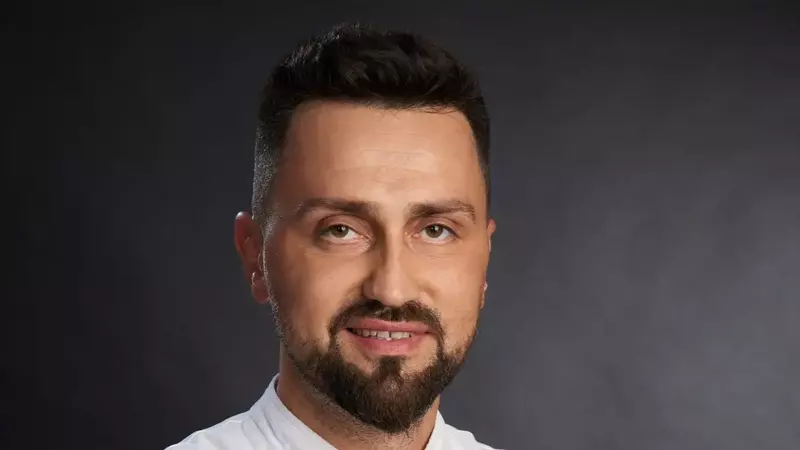 Cum și-a descoperit Chef Orlando Zaharia, juratul Chefi la Cuțite, pasiunea pentru gătit, pe când era copil: "Făceam clătite pentru toți copiii de pe scara blocului"