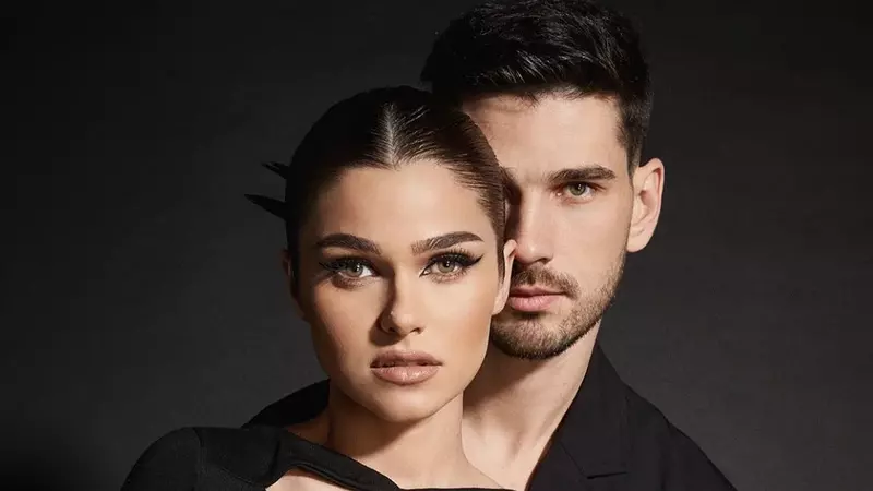 Theo Rose a fost cerută în căsătorie de Anghel Damian. Ce apare gravat pe inelul de logodnă și ce spun despre nuntă: „Nu vreau să fie cu 500 de oameni”