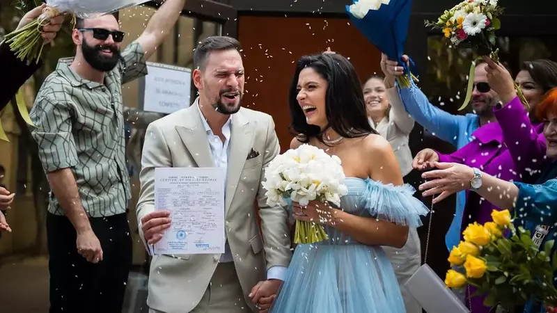 Oana Moșneagu și Vlad Gherman s-au căsătorit civil, în weekend: "Începe o nouă etapă". Imagini emoționante de la eveniment / Cum a reacționat Cristina Ciobănașu