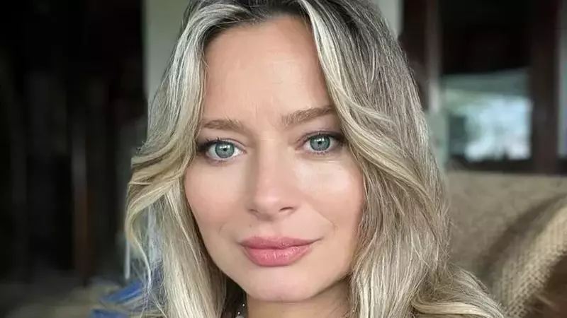 Laura Cosoi a ajuns la spital, pe perfuzii, după ce s-a simțit rău: "Când s-a înserat, m-a apucat o...". Ce probleme de sănătate are și care este starea ei acum