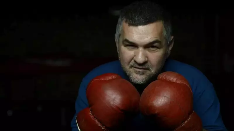 Cine este Leonard Doroftei de la Power Couple. E unul dintre cei mai titrați pugiliști români și a locuit cinci ani în Canada, alături de familie