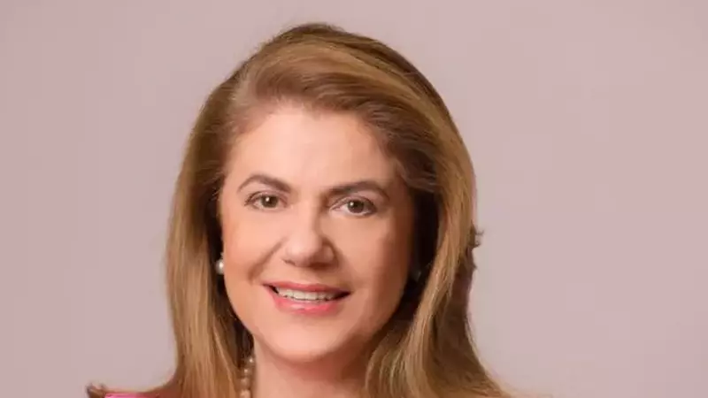 Mihaela Geoană, detalii neștiute despre familia sa. Ce gest impresionant a făcut fiul ei, Alexandru: "Avea câteva zile, nici nu mânca. Îl hrănea cu biberonul și mergea peste tot cu el" / EXCLUSIV