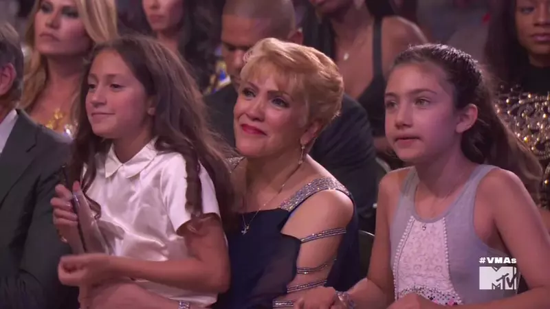 Jennifer Lopez chokes back tears as she gushes over her twins and calls Alex Rodriguez her ‘twin soul’ at the 2018 VMA Awards