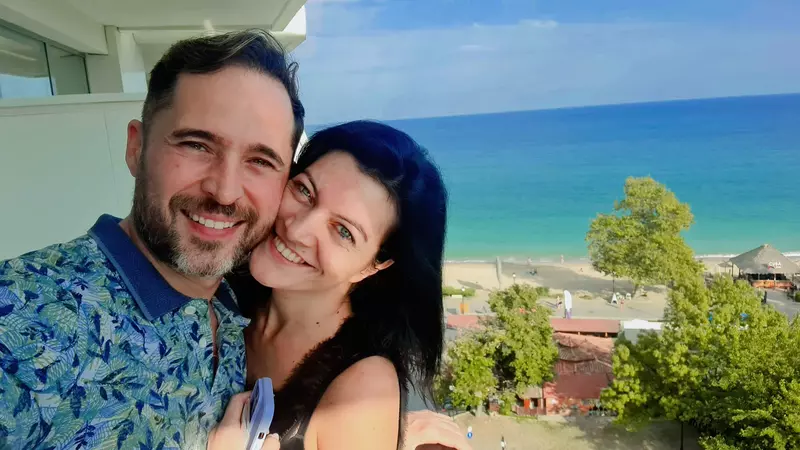 dinu-maxersi-iubita2