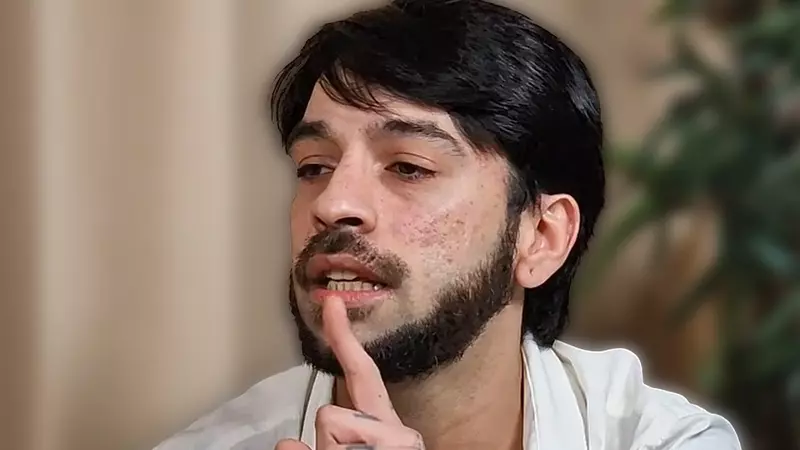 David Puscas viseaza la un job de artist