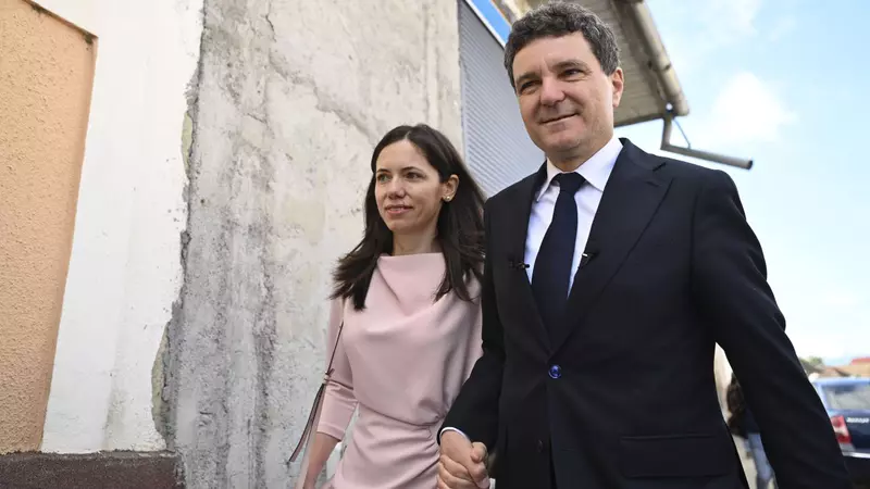 Cum s-a imbracat Mirabela Gradinaru la petrecerea de Ziua Independentei SUA