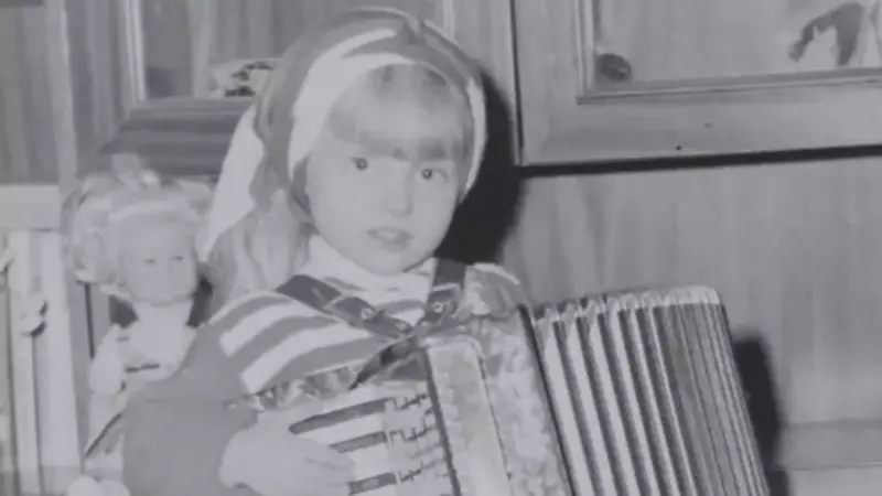 delia