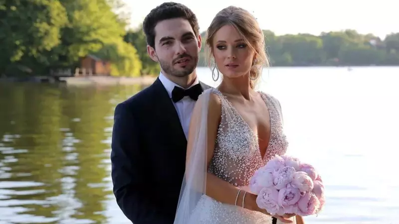 razvan mihet a inlocuit o pe oana matache cu sore