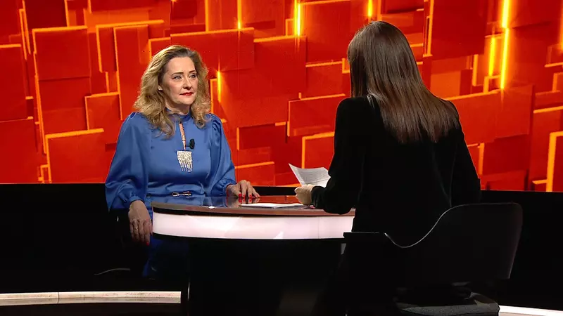 Elena Lasconi la 40 de intrebari cu Denise Rifai (2)